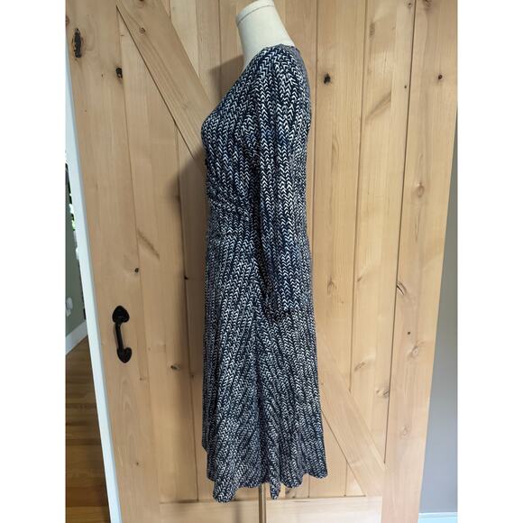 Garnet Hill | Brianna Surplice Knit Dress Navy Print Long Sleeve Midi | Size M - Picture 7 of 14
